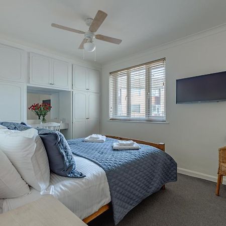 Luxury 2 Bed Room Lake View Apt Bowness Parking Dış mekan fotoğraf