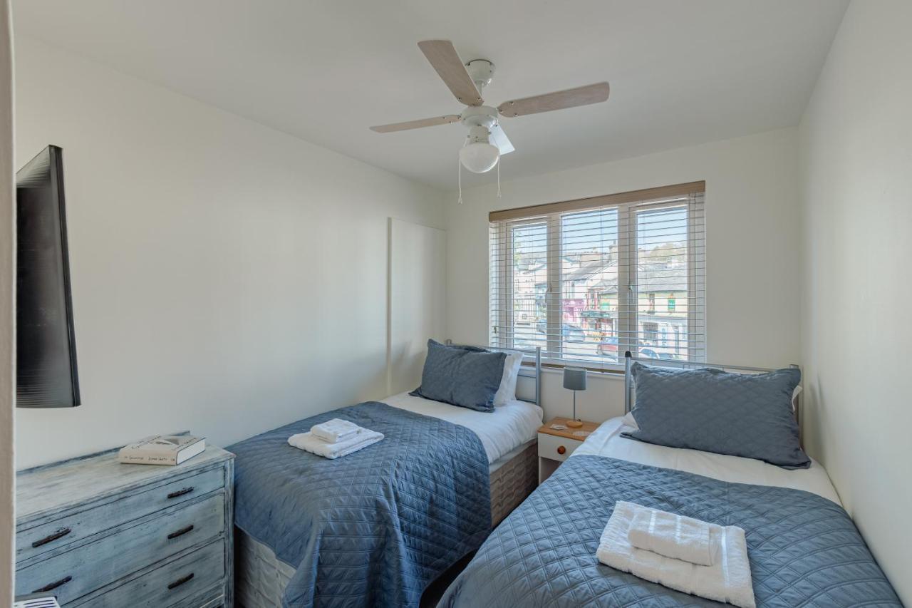 Luxury 2 Bed Room Lake View Apt Bowness Parking Dış mekan fotoğraf
