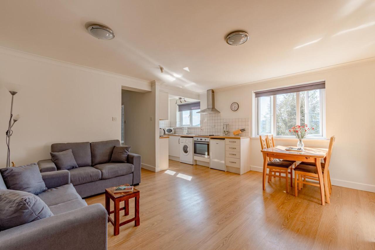 Luxury 2 Bed Room Lake View Apt Bowness Parking Dış mekan fotoğraf